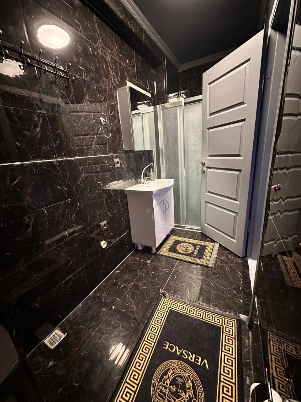 Freedom Modern And Luxry 1bd Taksim Sisli Апартаменти