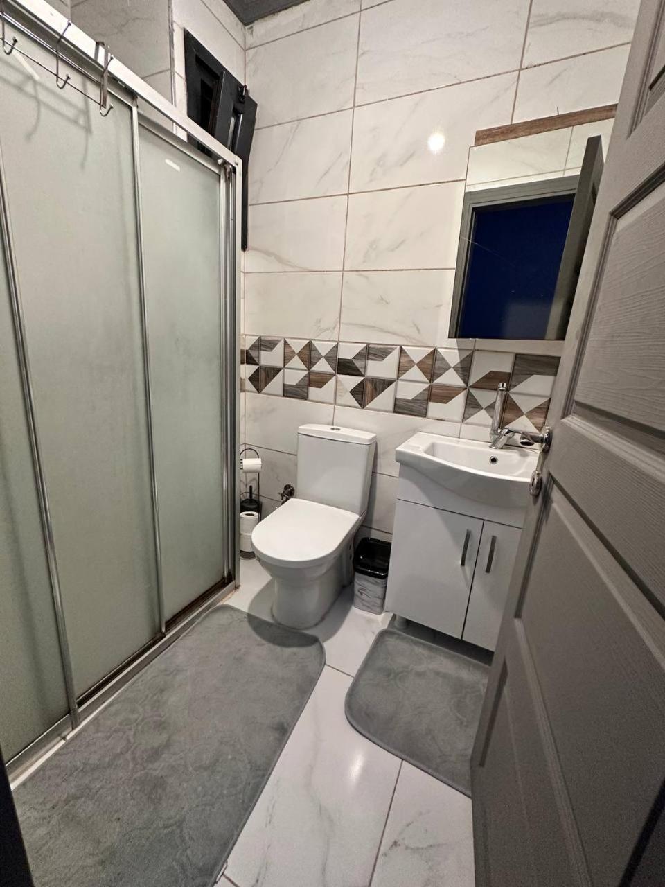 Апартаменти Freedom Modern And Luxry 1bd Taksim Sisli
